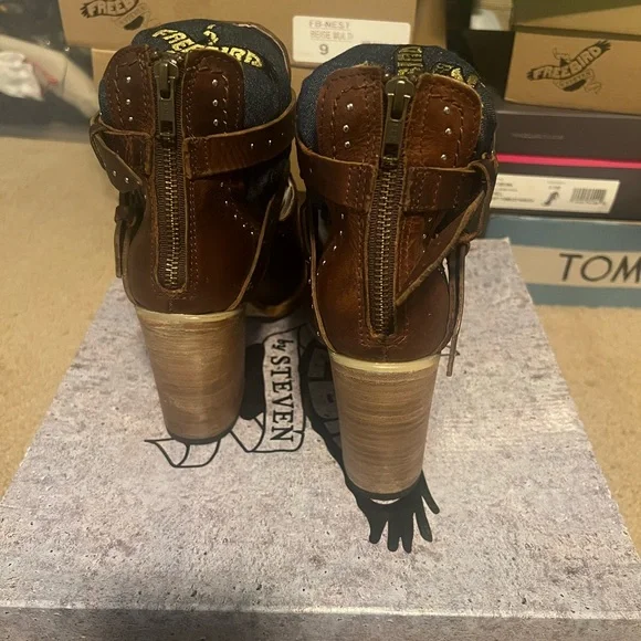 Freebird by Steven booties - Picture 4 of 6